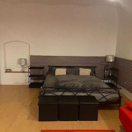 Ferienwohnung B12 - Bohdanecska 12 Pardubice Exterior foto